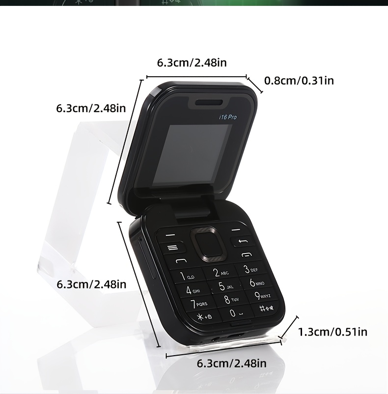 Mini 2G Flip Telefon, Dual SIM Dual Standby, Dostupan u Više Boja. Funkcije uključuju Pozivanje, Muziku, Tekstovanje i Vreme Čekanja od 150 Sati. Ima Funkciju Lampe, Lak je za Nošenje i Pogodan je za Aktivnosti na Otvorenom, Kampovanje.