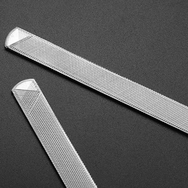 Profesionalna dvostrana turpija od nehrđajućeg čelika - Bez formaldehida, bez mirisa, pogodna za salon i kućnu upotrebu - Izdržljiva za manikir/pedikir/uklanjanje, za kožu (bez agresivnih hemikalija)