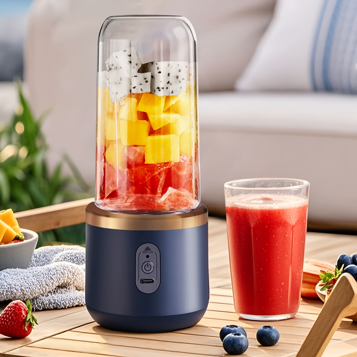 Prenosiva Mini Čaša za Blender sa Sistemom od 6 Sečiva & Zaključavanje | Aparat za Instant Smoothie sa Dve Čaše, Rad Jednim Dodirom, Punjenje, Izdržljiv Plastični/Metalni Dizajn, Sigurnosna Brava - Blender