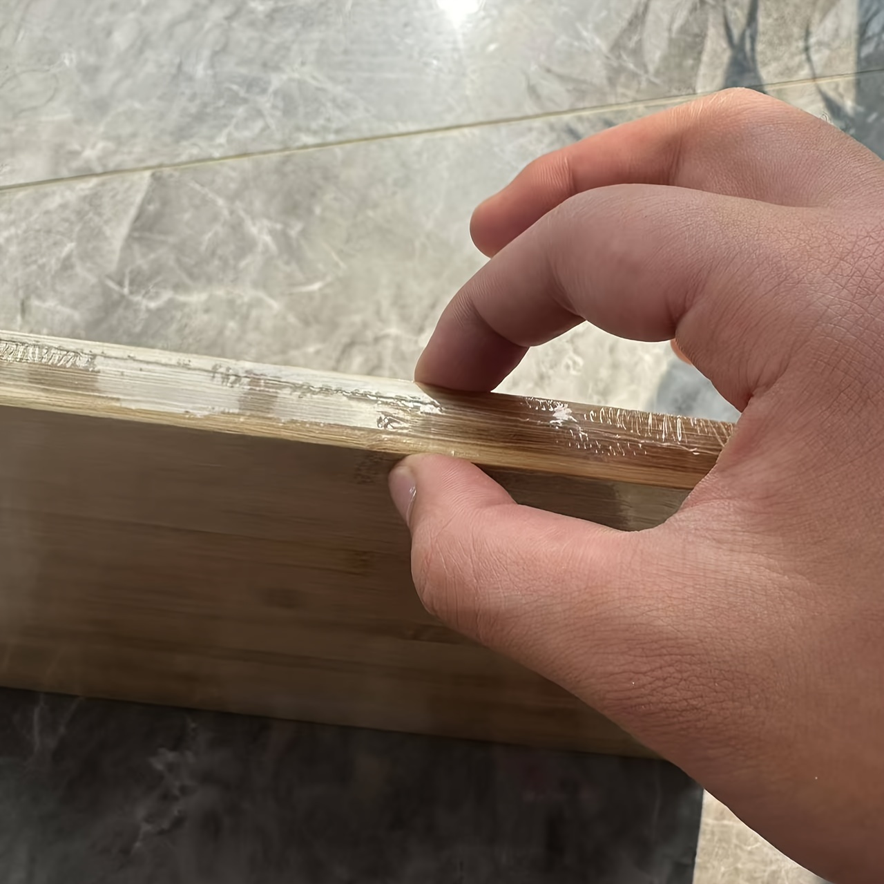 Daska za sečenje od bambusa dostupna u četiri veličine, debljine 1.8 cm, čvrsta i sigurna za pripremu hrane, idealna za kućne i restoranske prostore, pogodna za svakodnevne i praznične prilike, popularna među kuvarama.