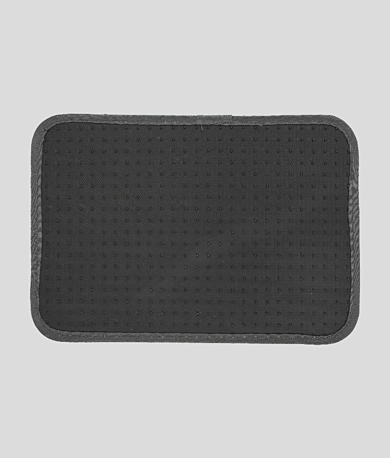 Set od 4 auto patosnike, pogodni za vozača i suvozača - Izrađeni od izdržljivog PVC-a sa đonom otpornim na klizanje, dizajnirani za sve vremenske uslove i lako se postavljaju (kompatibilni sa većinom kamiona i SUV vozila)