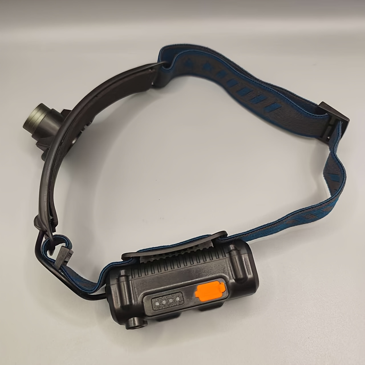 Ultra Svetla Pokretna Senzorska Čeona Lampica i Reflektor sa USB Baterijom, 6 Režima Svetla, 1200mAh, Pogodna za Radionicu, Kampovanje, Hitne Slučajeve, Ruke Slobodne Radna Lampica sa Detekcijom Pokreta za Spoljnu Upotrebu