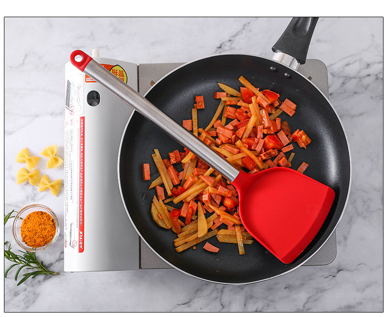 Set kuhinjskog pribora od nerđajućeg čelika sa silikonskim glavama - Izdržljiva lopatica 408 kvaliteta i kašika sa rupama, otporna na toplotu, neklizajuća drška, pogodna za pranje u mašini za sudove - Crvena boja i dizajn za prženje, serviranje, okretanje palačinki, jaja, ribe - Idealno za kućne kuvare