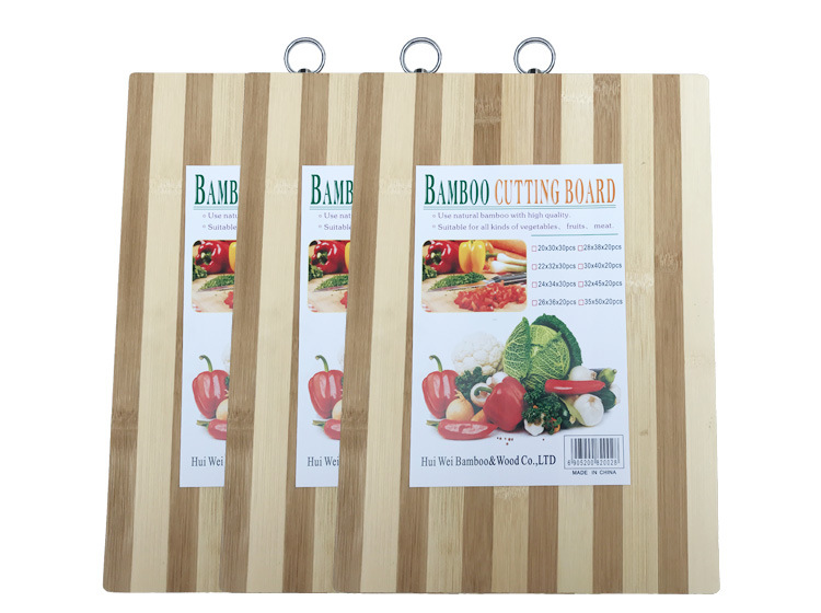Drvene daske za sečenje dimenzija 30*20cm, 36*26cm ili 40*30cm su savršene za upotrebu u kuhinji, idealne za pripremu mesa, sira, hleba, povrća i voća, što ih čini odličnim za kućne i studentske kuhinje.