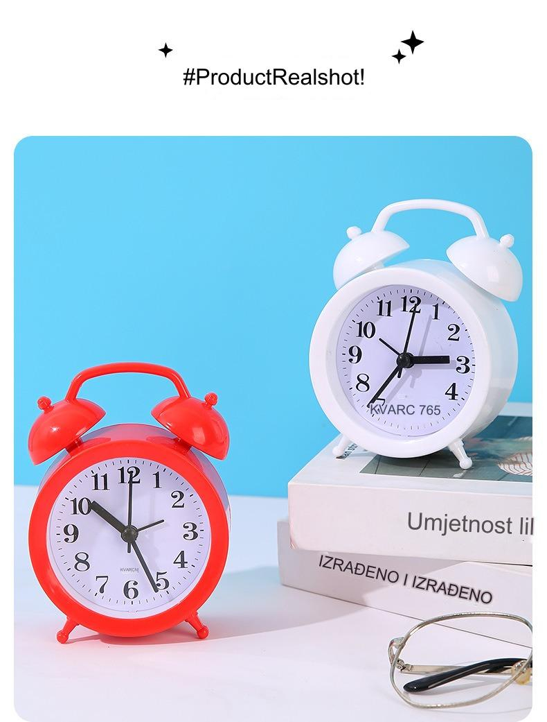 Simpatičan mali budilnik za učenike, stoni i noćni sat sa glasnim zvukom za savršeno jutro