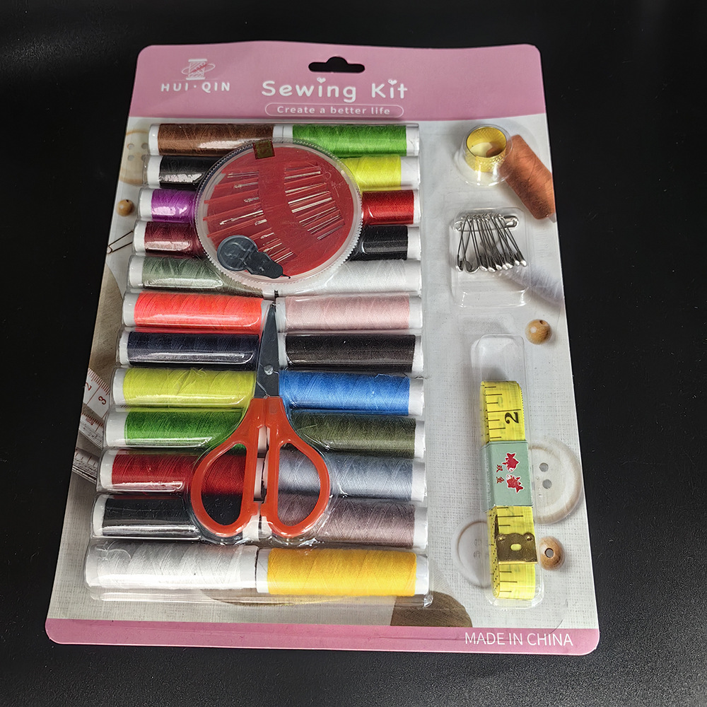 Multifunkcionalni set alata za šivenje | Kompletan sa iglom, koncem, dugmićima, iglicama, makazama, itd. | Kaki plastični materijal