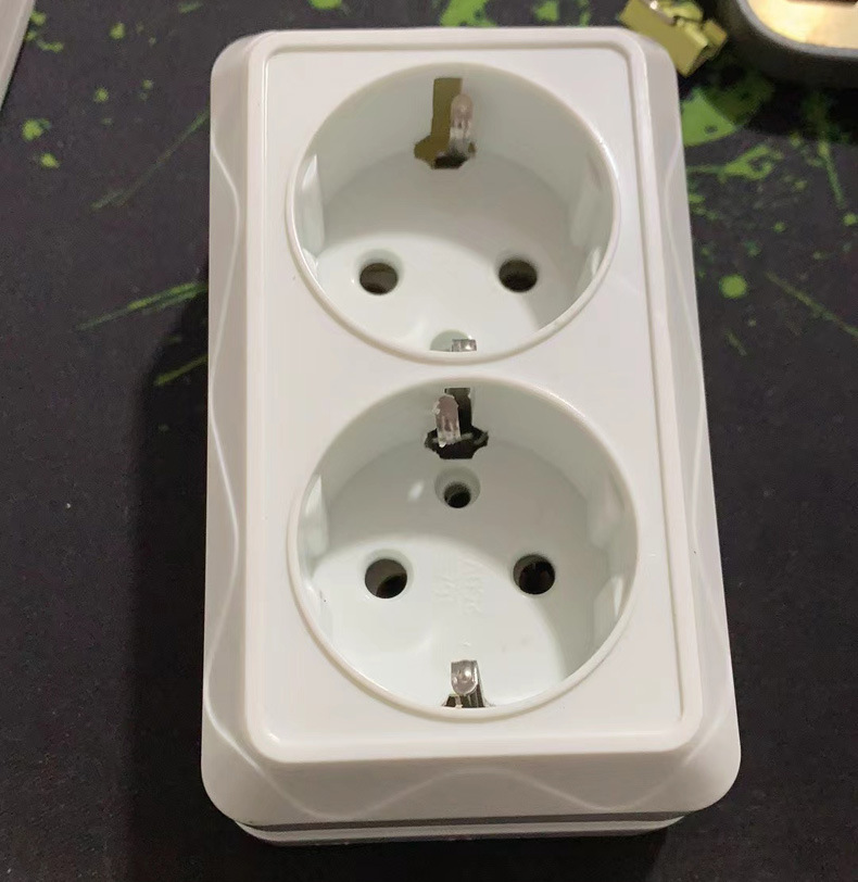 Površinski montirana euro-standardna vodootporna utičnica sa poklopcem za jednu i dvije osobe, kružni izvor napajanja u evropskom stilu, vodootporne električne stanice, vanjske električne utičnice, komercijalna upotreba, renoviranje doma