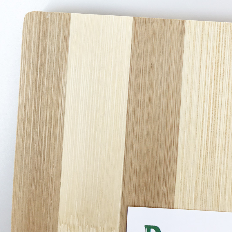 Drvene daske za sečenje dimenzija 30*20cm, 36*26cm ili 40*30cm su savršene za upotrebu u kuhinji, idealne za pripremu mesa, sira, hleba, povrća i voća, što ih čini odličnim za kućne i studentske kuhinje.