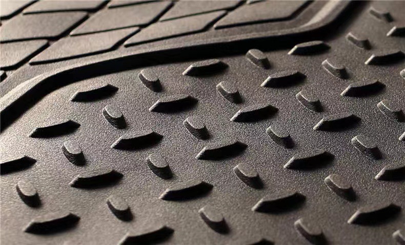 Ekstra velika PVC podloga za prtljažnik automobila 139x109cm, vodootporna, protivklizna, sa isečenom mrežom za zaštitu vozila