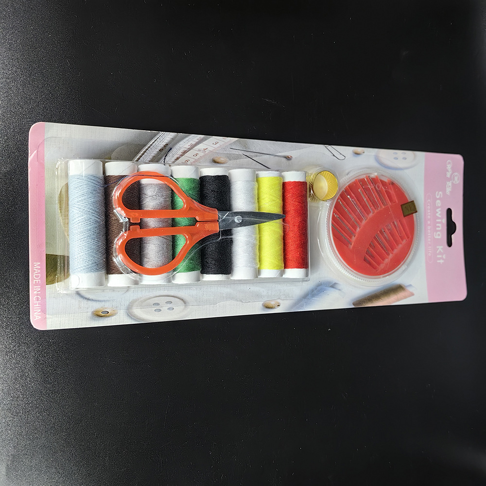 Multifunkcionalni set alata za šivenje | Kompletan sa iglom, koncem, dugmićima, iglicama, makazama, itd. | Kaki plastični materijal