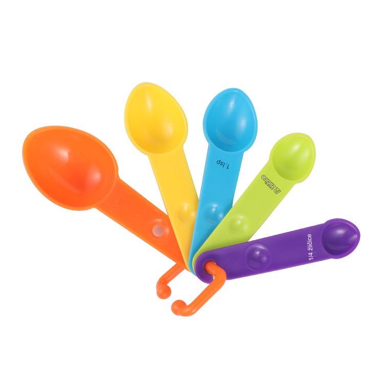 Set od 4 merne kašike za pečenje sa oznakama skale - Kolor kodirani dizajn koji ne klizi, precizna kontrola porcija za suve i tečne sastojke, izdržljivi kuhinjski pribor za dekorisanje kolača, kuvanje i pečenje (bez baterija/električne energije) - Ideja