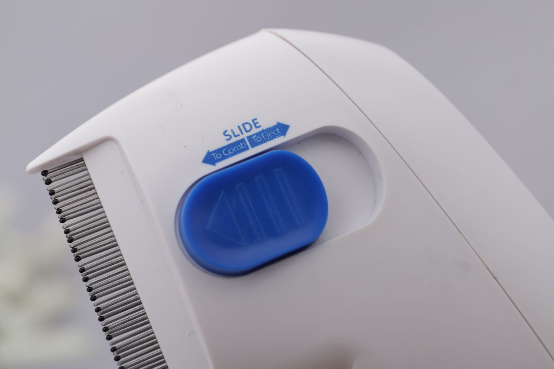 Električna češalj za buve za pse i mačke - Profesionalni češalj za buve sa električnim uklanjanjem buva, brzo delovanje za ubijanje, za osetljivu kožu, češalj za dlaku i buve za šišanje štenaca/mačića, izdržljiv i lako se čisti