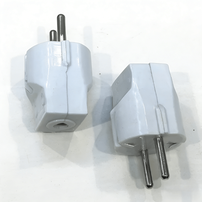 EU adapter sa 2 pina, beli prenosivi putni konvertor za električne uređaje