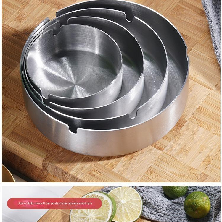 Teška vetrootporna pepeljara od nehrđajućeg čelika - sa držačem za cigarete i cigare, debela za otpornost na vetar, izdržljiva (model nije specificiran)