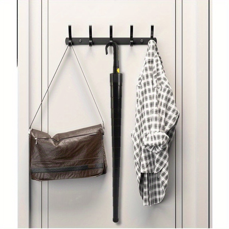 Veliki ravni kišobran sa dugom drškom, vodootporan, pogodan za golf.