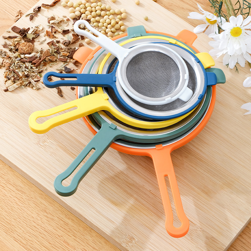 Nehrđajući Čelični Cediljka za Sojino Mleko sa Plastičnom Drškom - Fina Mrežasta Cediljka za Sojino Mleko, Skutu, Supu, Rezance - Čvrsta Drška za Lako Cedenje - Izdržljiv i Higijenski Filter za Kućnu i Restoransku Upotrebu