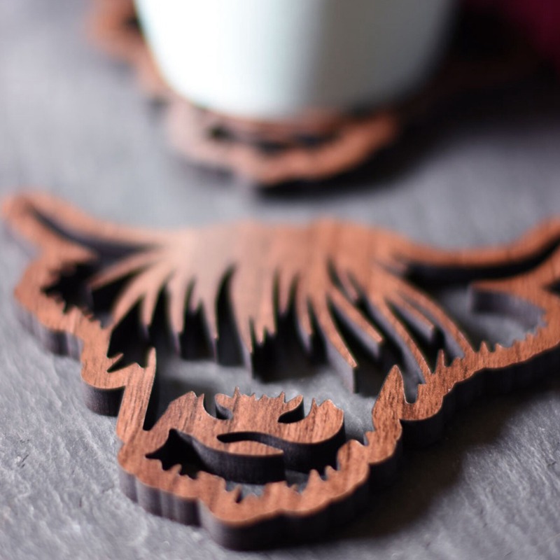 Vintage Drvene Podmetače sa Izrezbarenim Dizajnom, Otporni na Toplotu i Protivklizni za Čaše, Šolje i Čaše