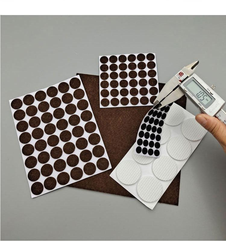 Samolepljive filc podloge za zaštitu nameštaja - Neklizajuće, za uglove, otporne na ogrebotine, za vinilne podove - Laka instalacija (bez alata/ekser), izdržljive za kućnu i komercijalnu upotrebu