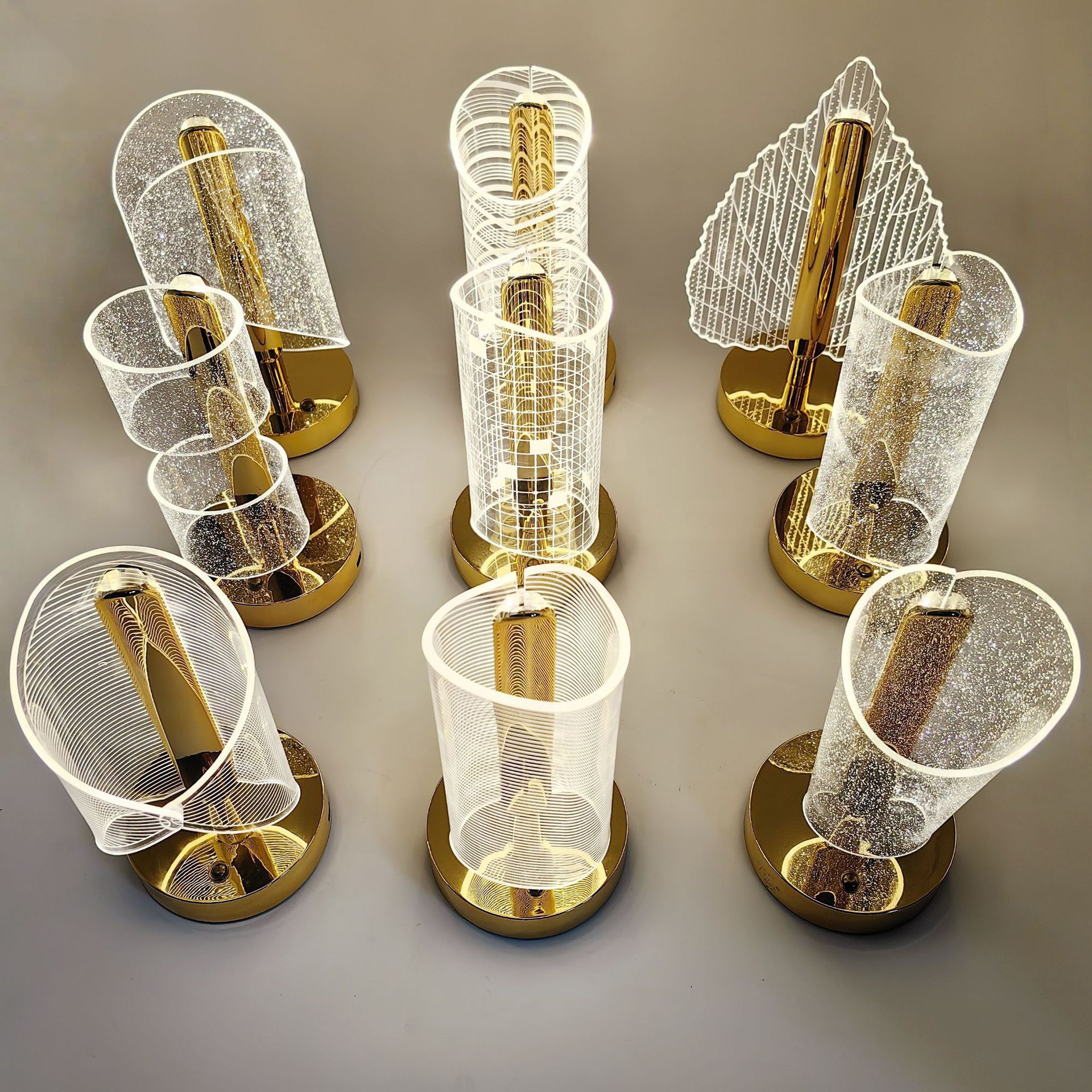 Moderna elegantna stona lampa sa podesivim dizajnom zvezdanog neba - Metalna i akrilna baza, USB stona lampa sa 3 boje i mogućnošću prigušivanja, idealna za dekoraciju spavaće sobe i kao poklon, lako upravljanje pomoću dugmeta, uključuje izvor svetlosti, lakirana