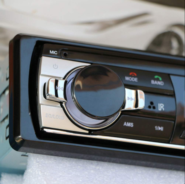 Auto radio 4x60W - Image 3