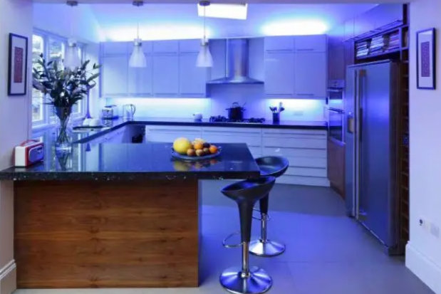 Samolepljiva vodootporna LED traka sa daljinskim - Slika 2