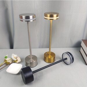 1 kom Bežična LED prenosiva stona lampa, moderna stona lampa za trpezariju, bežična lampa na dodir, podešavanje osvetljenja u 3 boje, USB punjiva lampa za čitanje, metalna stona lampa za spavaću sobu, pogodna za trpezariju, spavaću sobu, dnevnu sobu i bar, božićni poklon