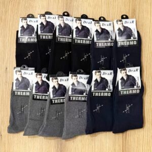 Muške debele jednobojne čarape do pola lista za jesen i zimu, sa duplim iglama i vertikalnim prugama za toplinu.