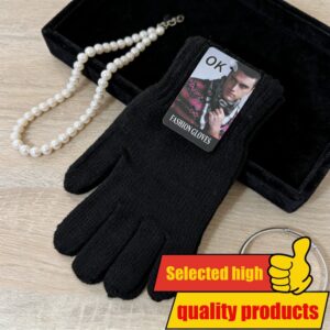 Ove nove zimske rukavice u jednoj boji su tople, moderne i pogodne za vožnju bicikla ili ležernu odeću. Odličan izbor za poklon za Božić i Novu godinu