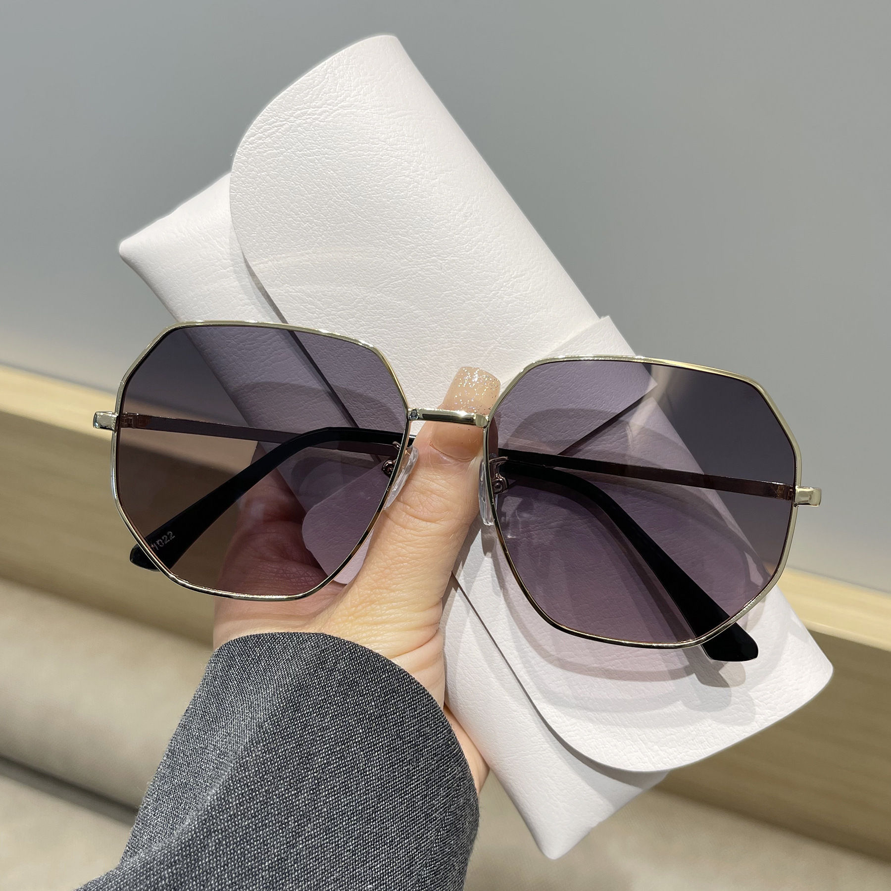 Poligonalne suncane naocare za zene UV zastita - Slika 5