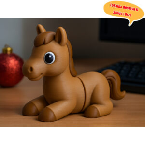 [2D Flat] Šarmantna Figurica Pokošenog Ponijskog Konja za Božić – Razigrana Dekoracija za Radni Sto i Zabavna Ideja za Poklon