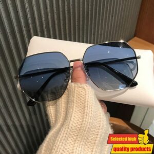 Poligonalne suncane naocare za zene UV zastita