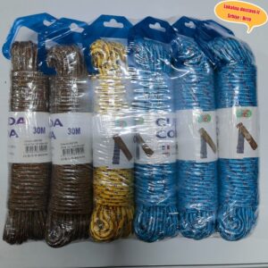 Izdržljivo i otporno na habanje najlonsko uže za sušenje veša, dizajnirano za svakodnevnu upotrebu, sa kvalitetama protiv klizanja i otpornosti na vetar. Idealno za sušenje jorgana u zatvorenom i na otvorenom. Ručno rađeno, žice za veš.