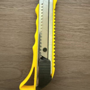 Zanatski nož, Nož za tapete, Metalni nož za tapete od zadebljanog filma, Ručni nož, Alat za sečenje papira, Nož, Rastavljanje i Kurirska služba