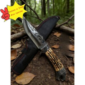 Prenosivi kamperski nož sa drškom u obliku jelena rogova i sečivom u obliku vuka, dolazi sa praktičnom futrolom