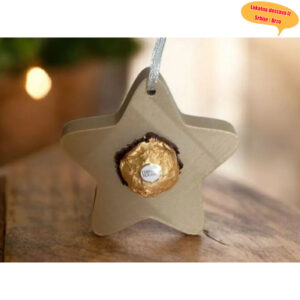 Ukrasni konac u obliku božićnih čokolada sa rupama za ukrasne poklone