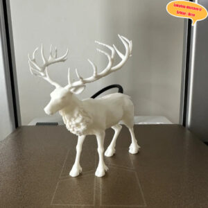 Skulptura za božićnu tematsku umetničku izložbu sa 3D štampanim praznim modelom, spremna za slikanje i pretvaranje u dekorativni komad