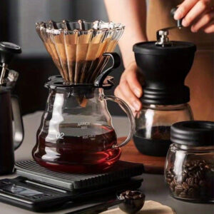 Ručni mlin za kafu sa podesivom grubošću i finišem – Ručna prenosiva mlinica za zrna, izdržljiva staklena/plastična konstrukcija, hermetički zatvoreno za svježe mljeveno kafa, idealno za dom, kancelariju, putovanja i kampovanje – Ne treba električnost, osnovne potrepštine u kuhinji, kućno pravljenje kafe, kompaktni dizajn, čvrsta izrada, visokokvalitetan mlin, ručni mlin, dodaci za kafu, mlin za kuhinju, kuhinjske spravice, mlin za kafu, mlin za začine