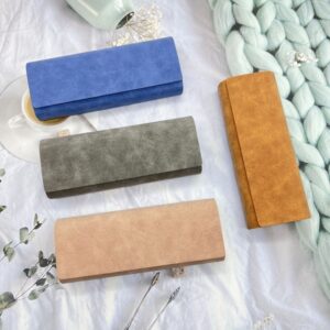 Elegantna futrola za muške naočare od kože sa opcijom logotipa – Izdržljiva metalna kutija, zaštitna kutija otporna na ogrebotine, višebojne opcije (crna, braon, siva) | Moderan i siguran držač za naočare za svakodnevnu upotrebu, putovanja