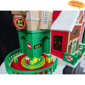 Ručno rađena kućica iz bajke za Božić, dizajnirana sa temom šume, sa ugodnim minijaturnim arhitektonskim modelom, savršena kao praznični poklon