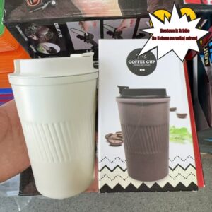 Šolja za kafu od nerđajućeg čelika 304 sa dvostrukim zidom i vakuumskom izolacijom, poklopcem otpornim na prolijevanje i ergonomskom drškom – Termalna šolja za tople/hladne napitke, prenosiva putna čaša za auto, kancelariju, kampovanje, teretanu – Izdržljiva, lako se čisti, ne zahteva struju, idealna za kafu, čaj, piće – Kompatibilna sa držačima u automobilima, spoljnim posudama za piće, moderna posuda za piće, lako čistiva posuda za piće, termo šolja za kafu, vakumska šolja, izolovana šolja,