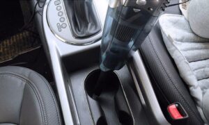 4 IN 1 usisivac za automobile Veoma praktican