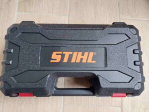 Aku motorna testera za granje i dve baterije 48v Stihl rep