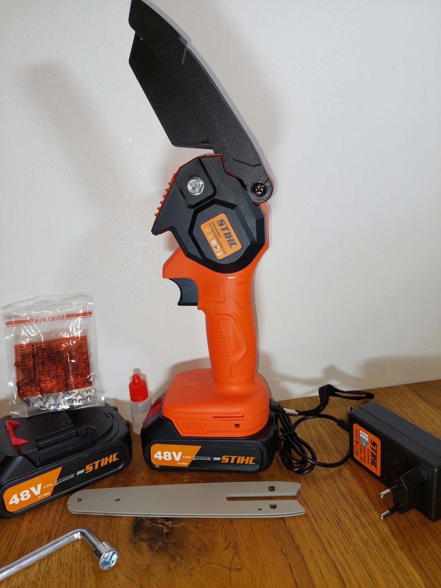Aku motorna testera za granje i dve baterije 48v Stihl rep - Slika 3