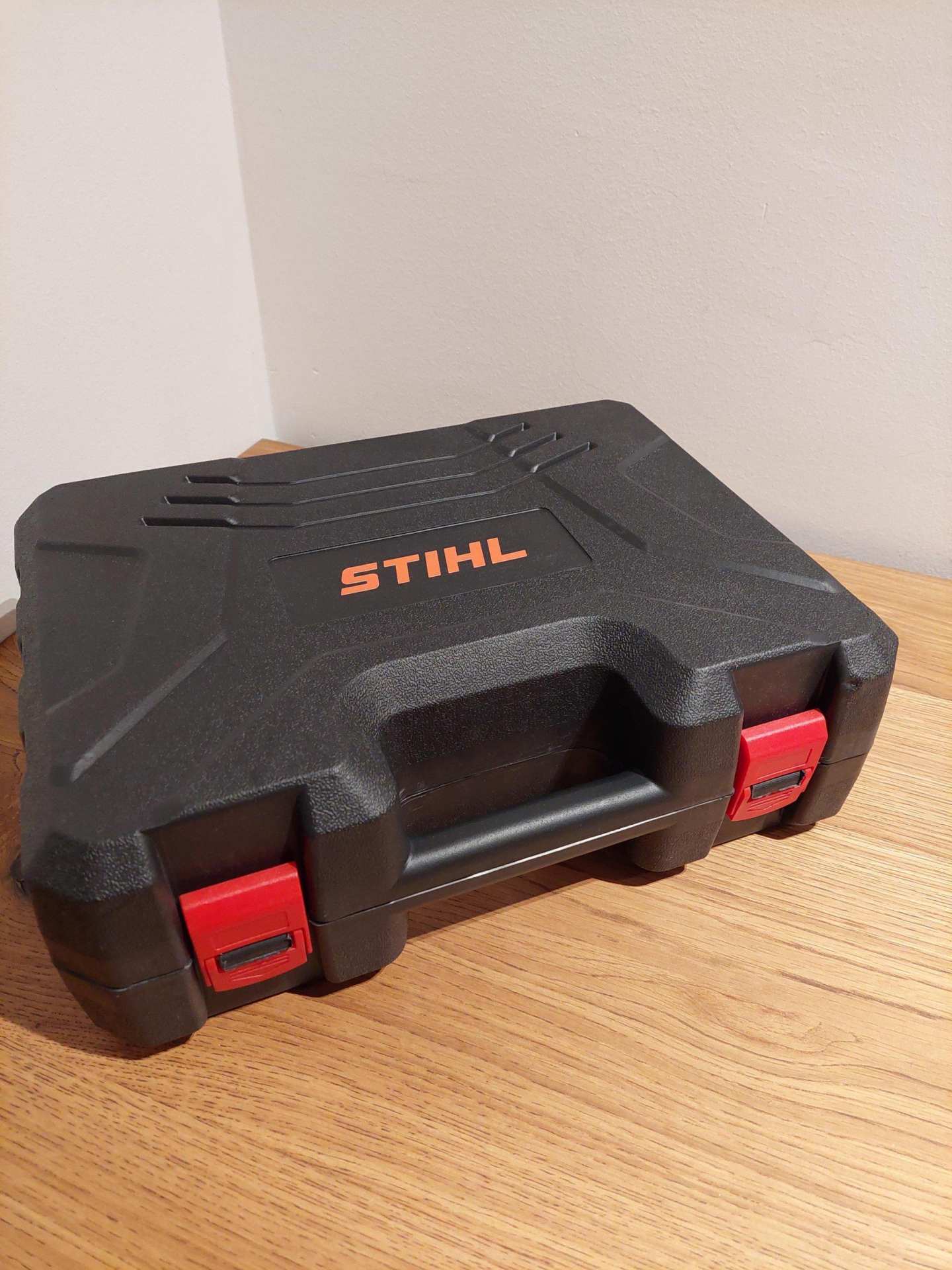 Aku motorna testera za granje i dve baterije 48v Stihl rep - Slika 4