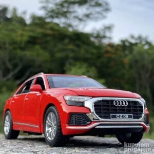 Audi Q8 metalni muzicki crveni