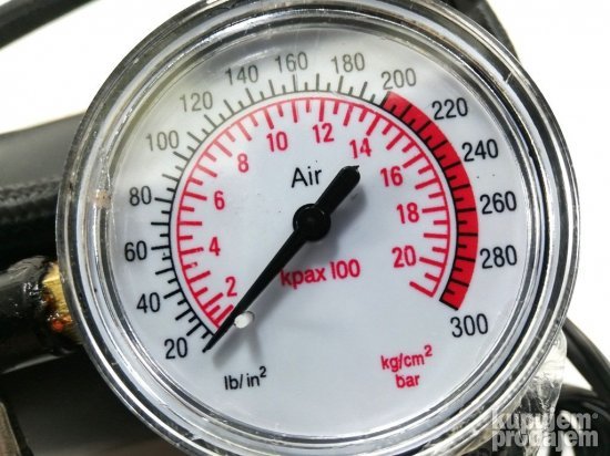 Auto kompresor 12V na upaljac - Slika 10
