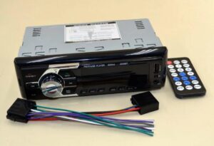 Auto radio model MI 2035BT Auto radio model MI 2035BT