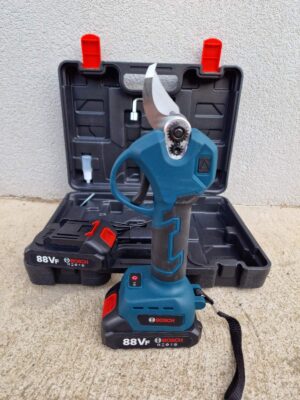 BOSCH Aku Makaze za Rezanje Voca 88V sa Dve Baterije