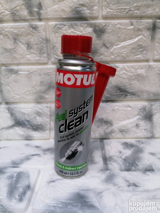 Cistac benzinskih dizni na automobilu