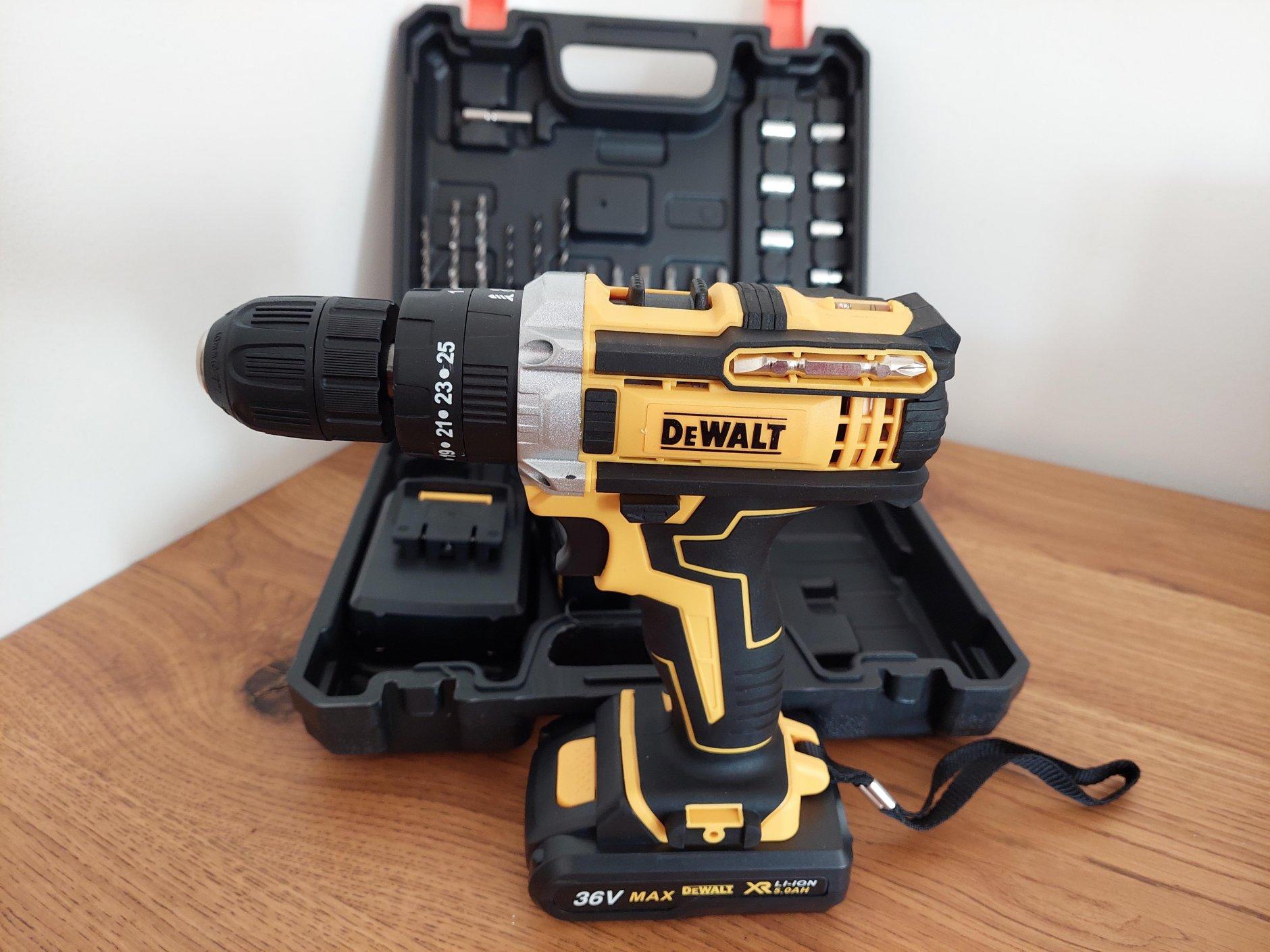 Dewalt 36 w Aku srafilica busilica cekic dve baterije Dewalt 36 w Aku srafilica busilica cekic dve baterije